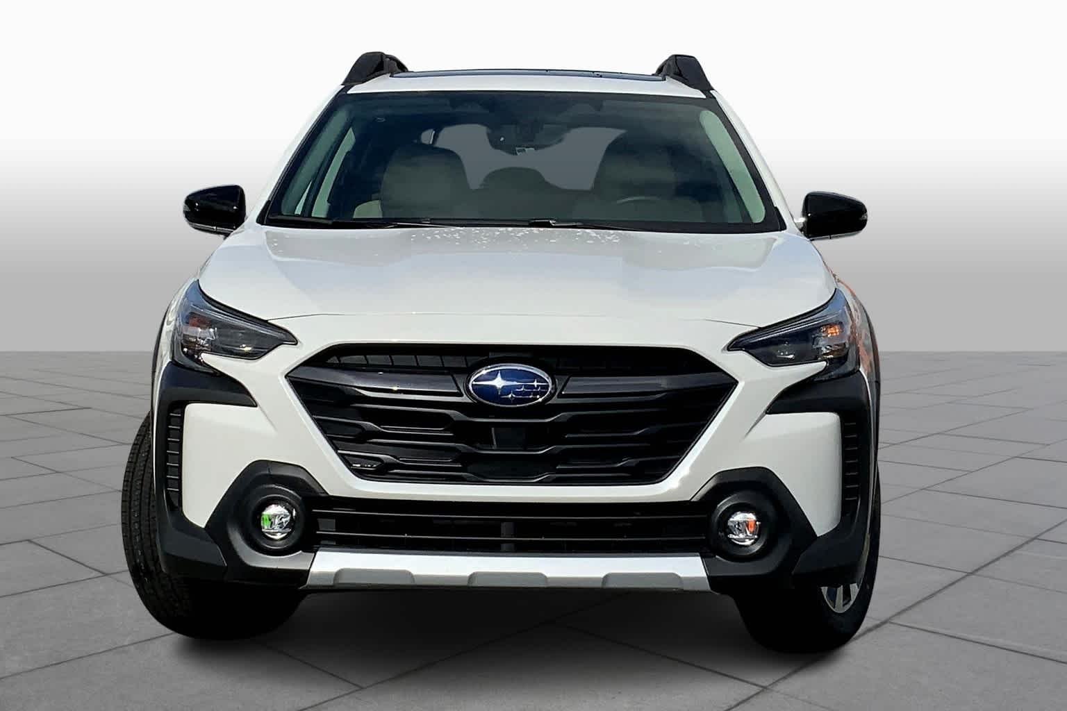 Used 2025 Crystal White Pearl Subaru Limited image 3