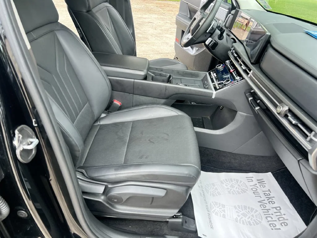 Used 2024 Black Hyundai SEL image 24