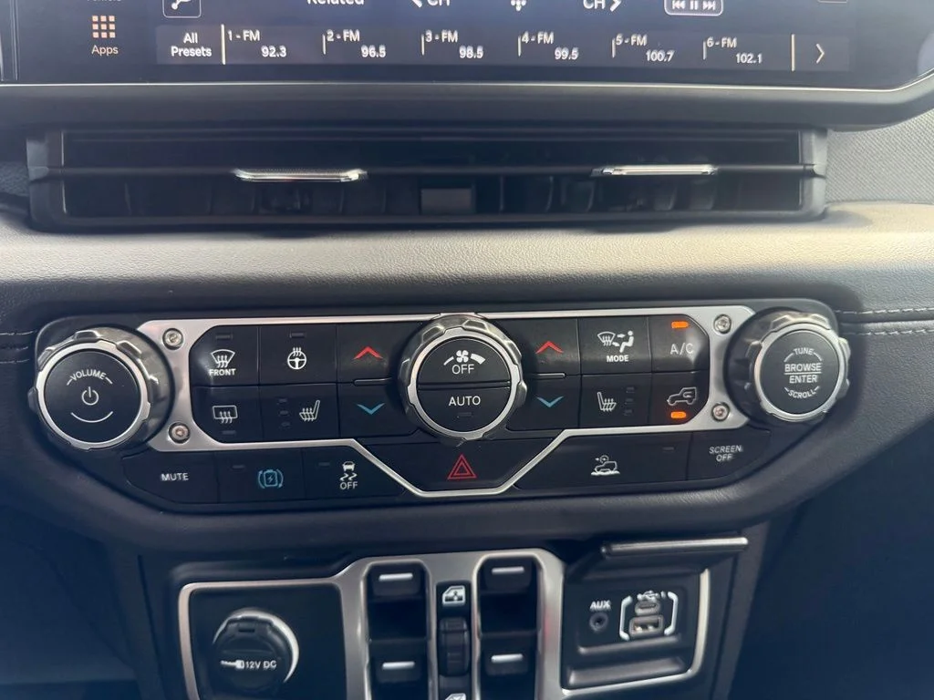 Used 2025 Black Jeep Sahara 4xe image 25