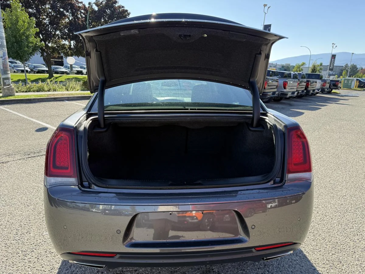 Used 2021 Black Chrysler S V6 Awd image 5