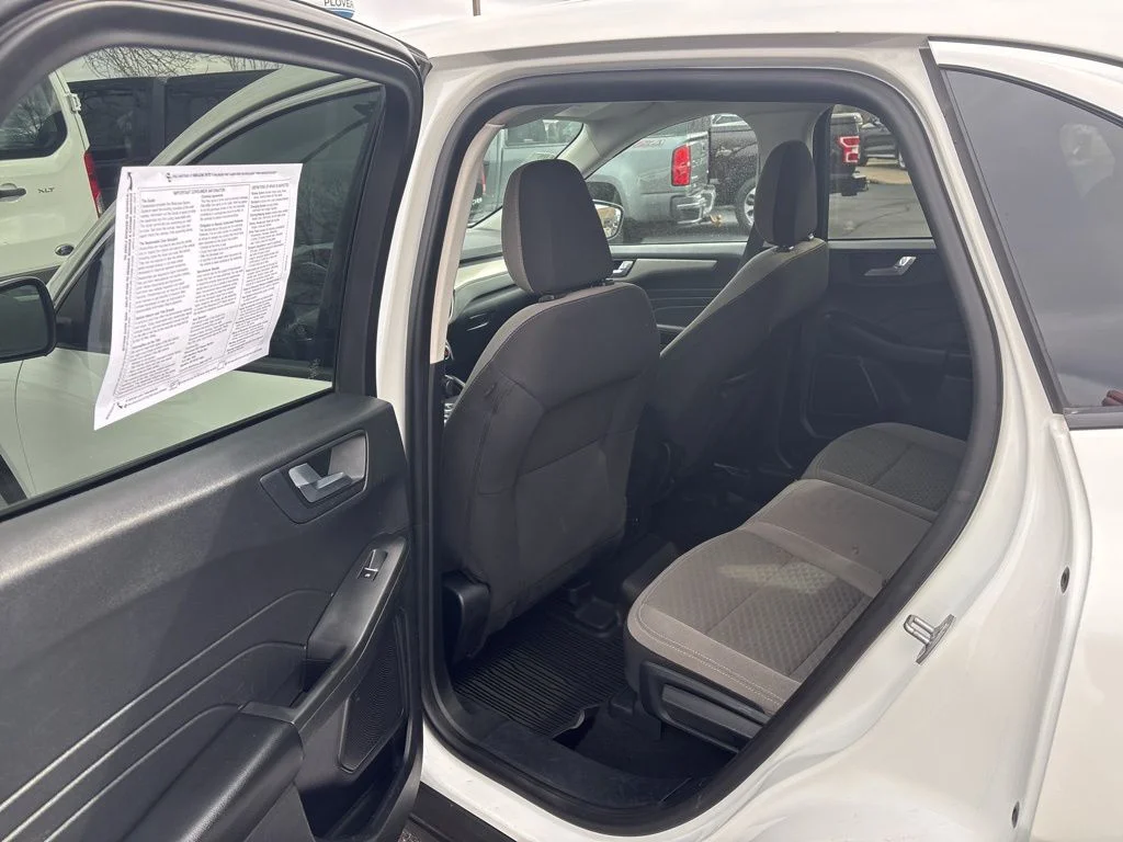 Used 2021 Star White Metallic Tri-Coat Ford SE image 23