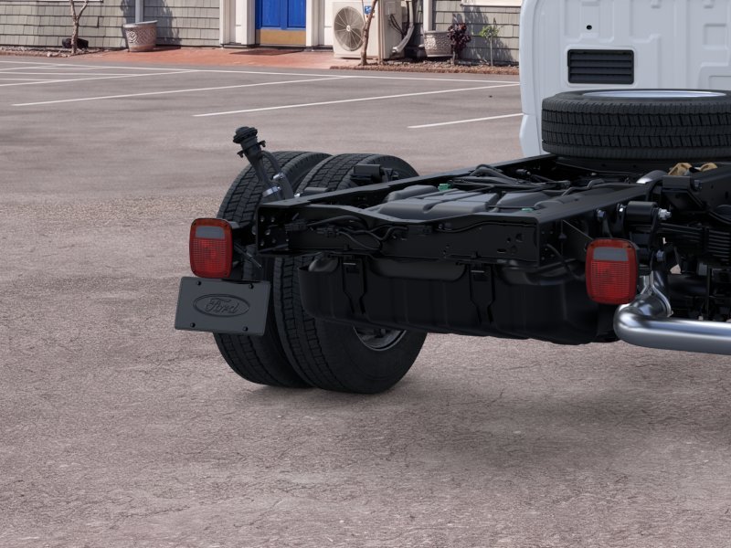 New 2026 Oxford White Ford F-550® XL image 21