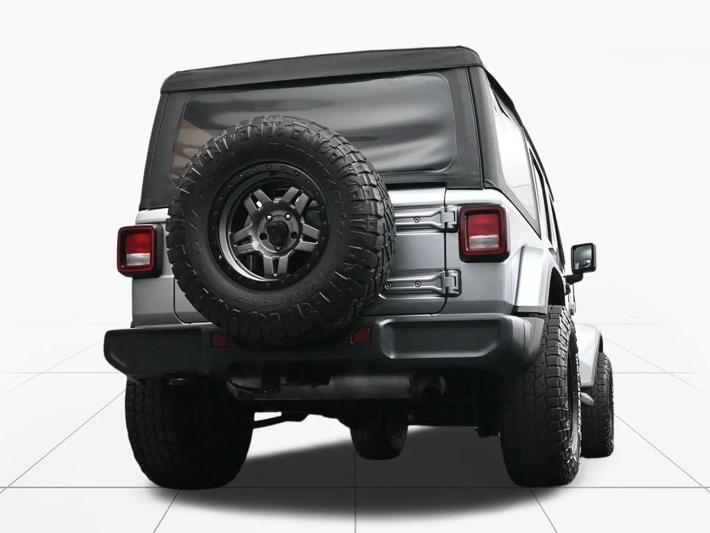 Used 2020 Billet Silver Metallic Jeep Unlimited Sahara image 36