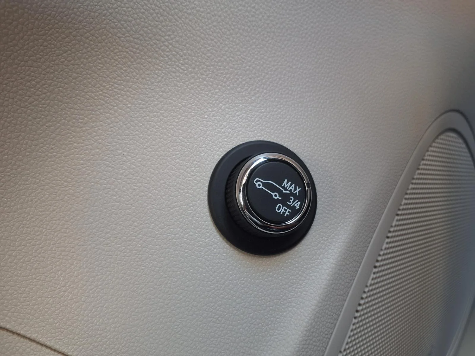 Used 2023 Moonstone Gray Metallic Buick Essence image 17