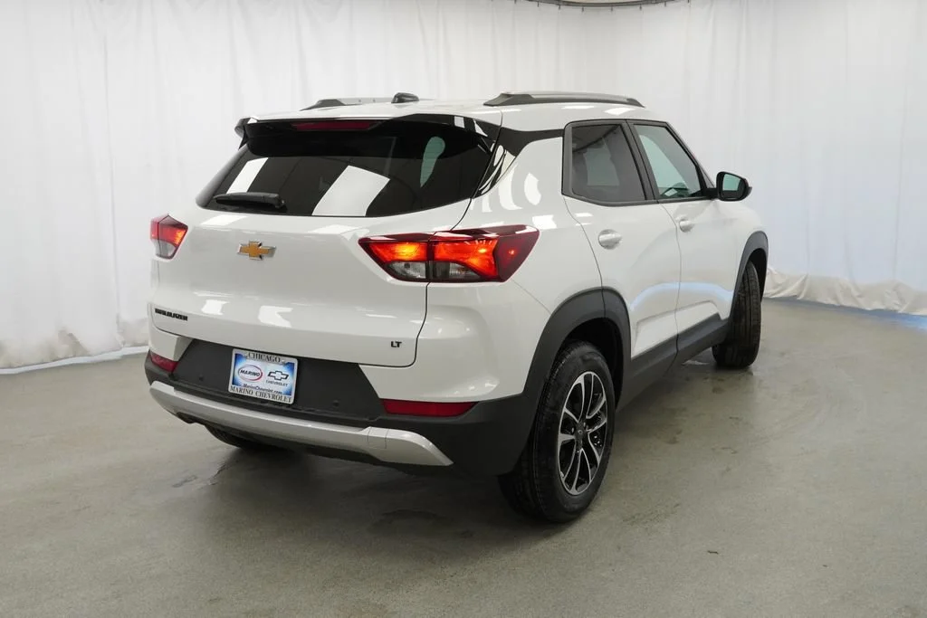 New 2026 Summit White Chevrolet LT image 4