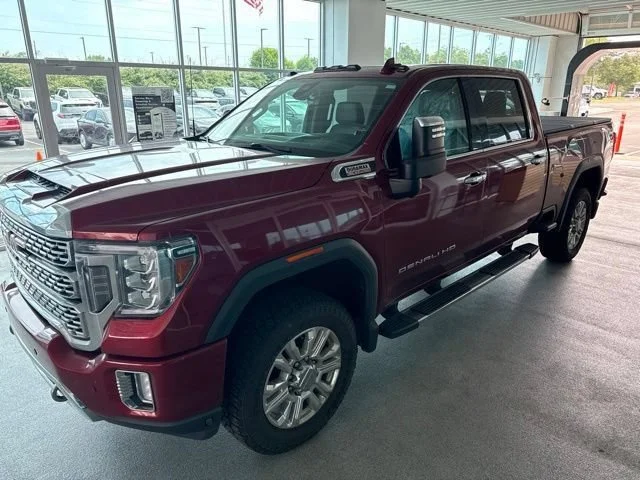 Used 2020 RED QUARTZ TINTCOAT GMC Denali image 2