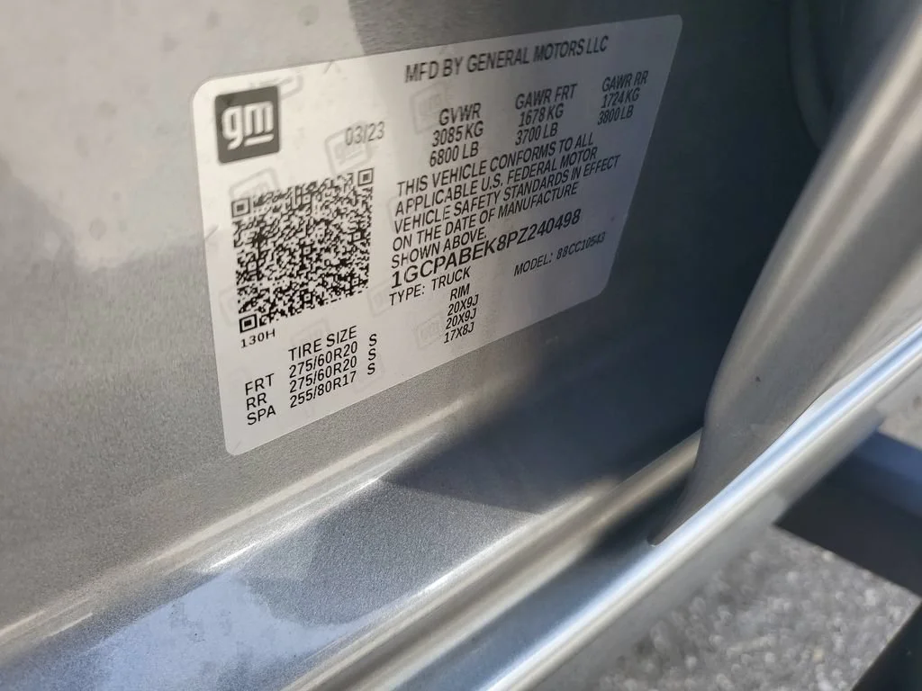 Used 2023 STERLING GRAY METALLIC Chevrolet Custom image 23