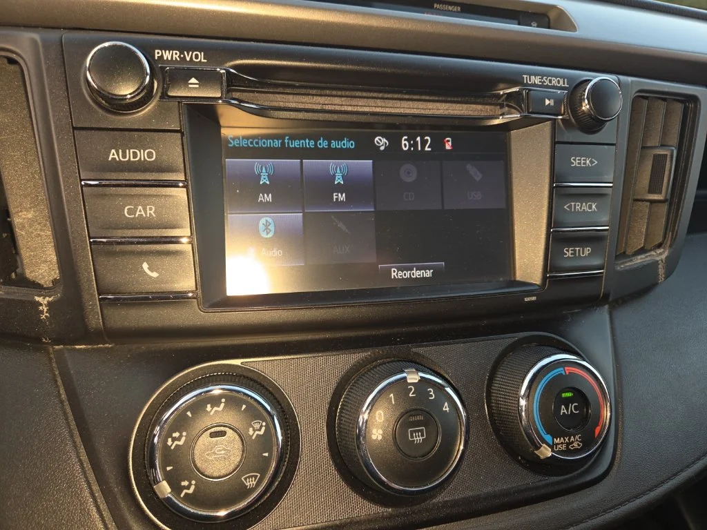 Used 2016 Silver Toyota LE image 21