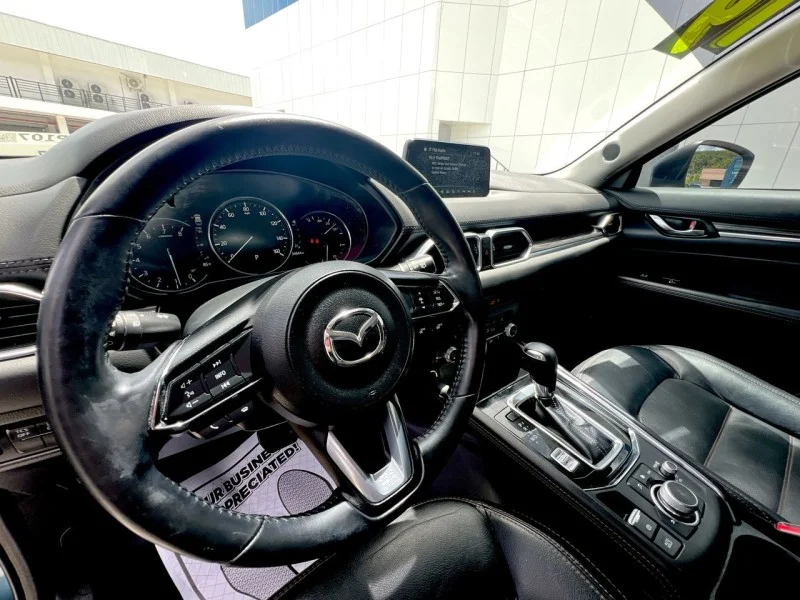Used 2019 BLUE Mazda Grand Touring image 18