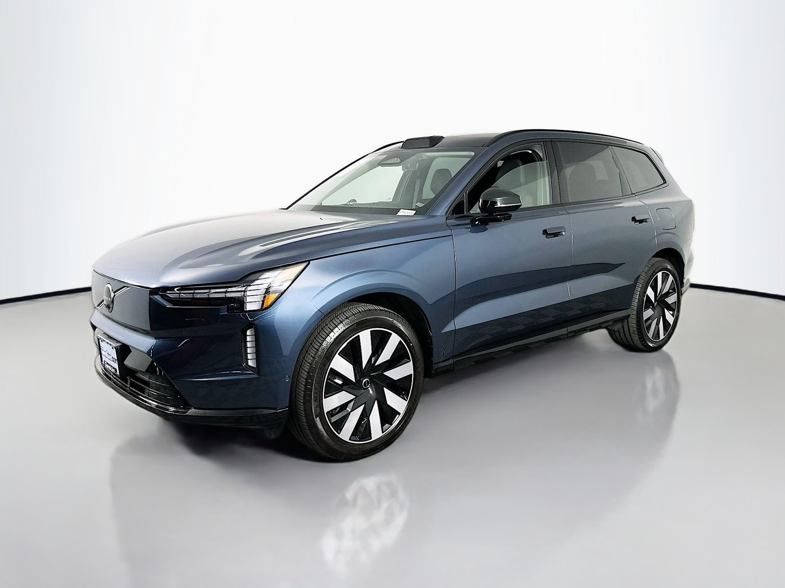 Used 2025 Denim Blue Metallic Volvo Twin Motor Performance Ultra image 3