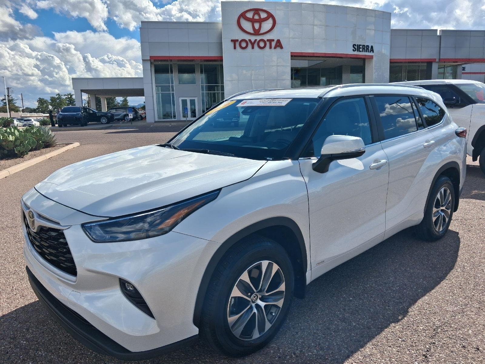 Certified Used 2026 Wind Chill Pearl Toyota XLE image 1