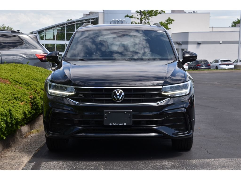 Used 2022 Deep Black Pearl Volkswagen SE R-Line Black image 10