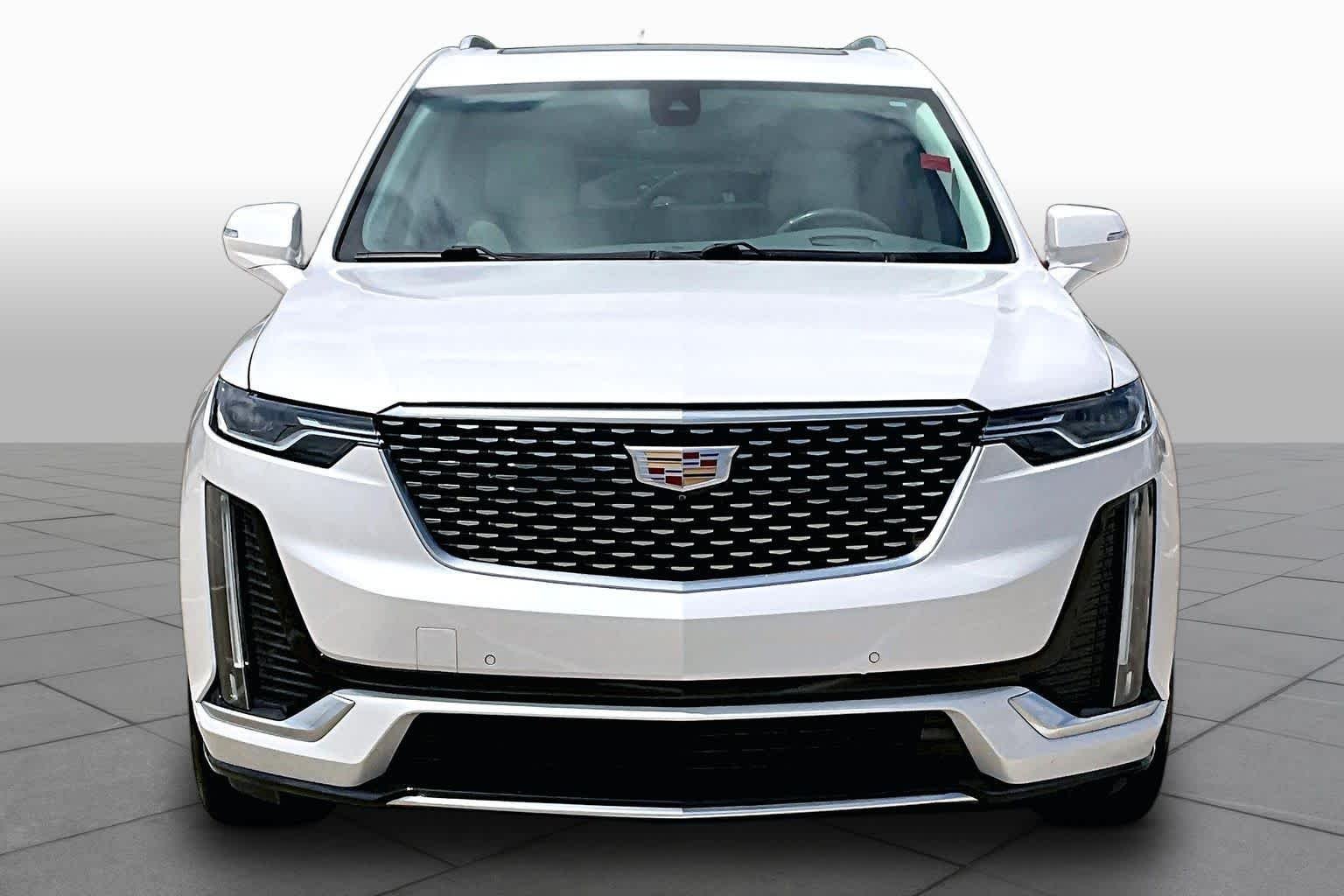 Used 2020 Crystal White Tricoat Cadillac FWD Premium Luxury image 4