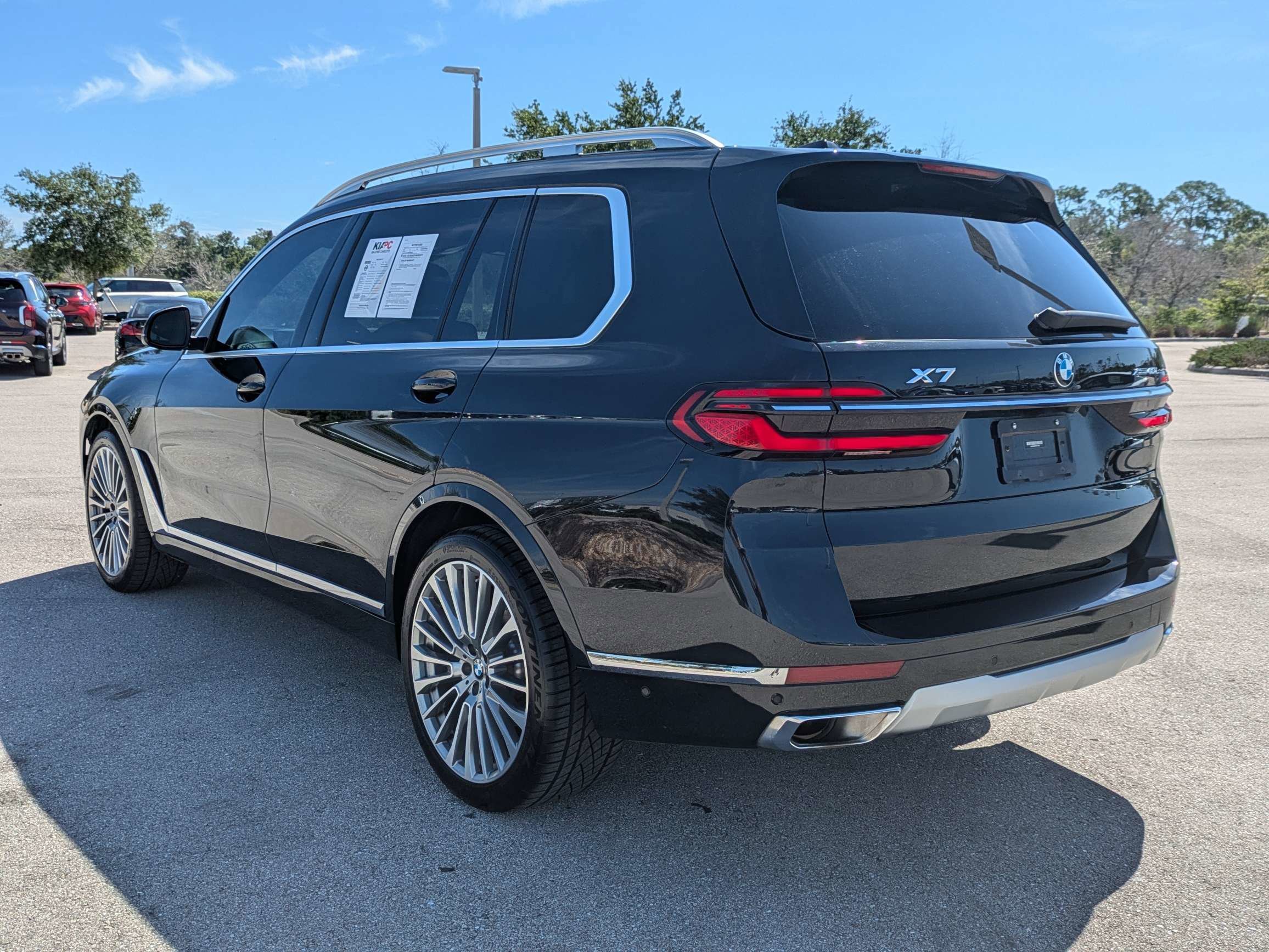 Used 2023 Black Sapphire Metallic BMW xDrive40i image 7