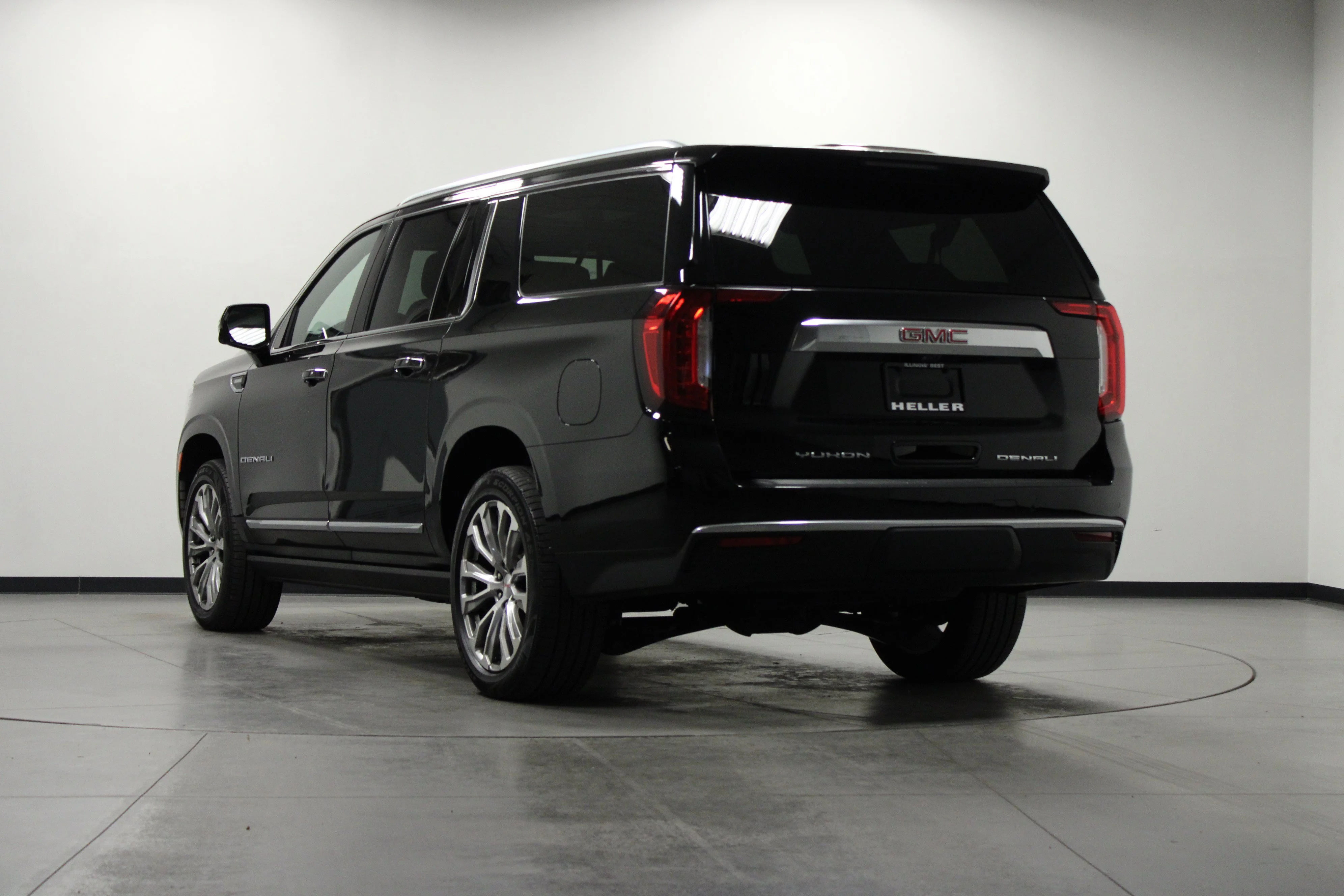 Used 2022 Onyx Black GMC Denali image 6