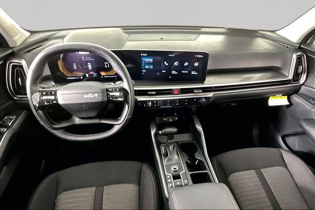 Used 2026 White Kia LX image 7