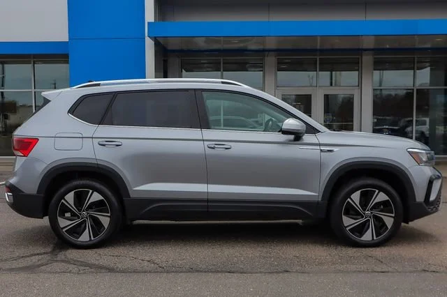 Used 2023 Volkswagen Taos SE with VIN 3VVUX7B27PM355406 for sale in Beloit, WI