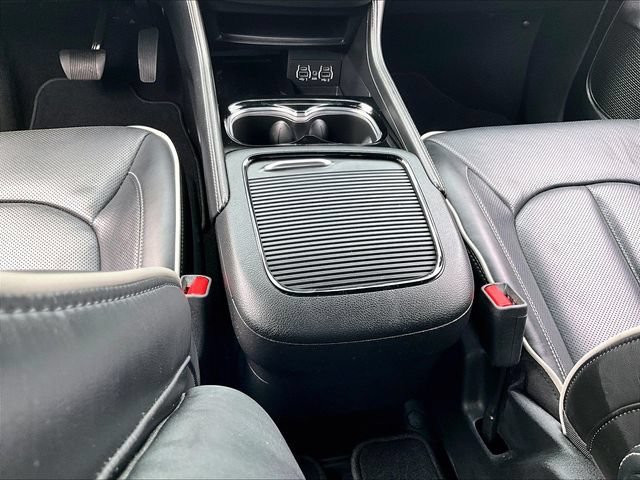 Used 2025 Diamond Black Cry Chrysler Limited image 29