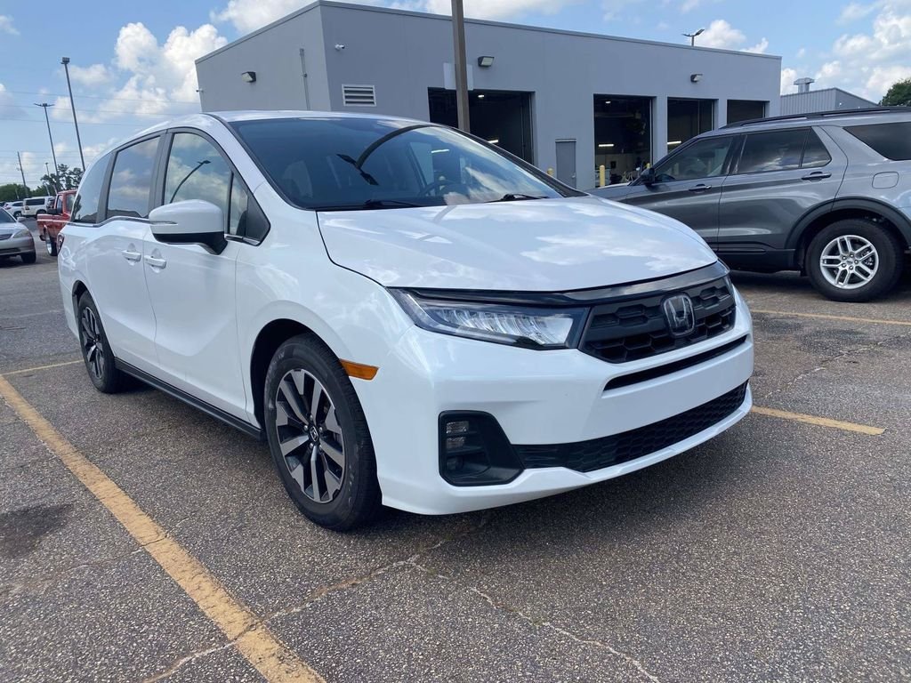 Certified Used 2025  Honda EX-L image 1