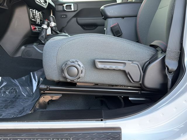 Used 2024 White Jeep Rubicon image 23