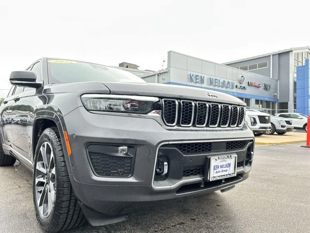 Used 2022 Gray Metallic Jeep Overland image 4