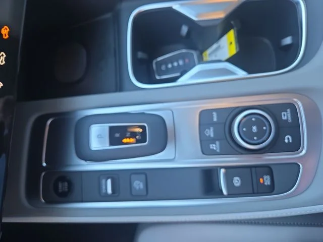 New 2027 MOONBOW BLUE INFINITI Luxe AWD image 18