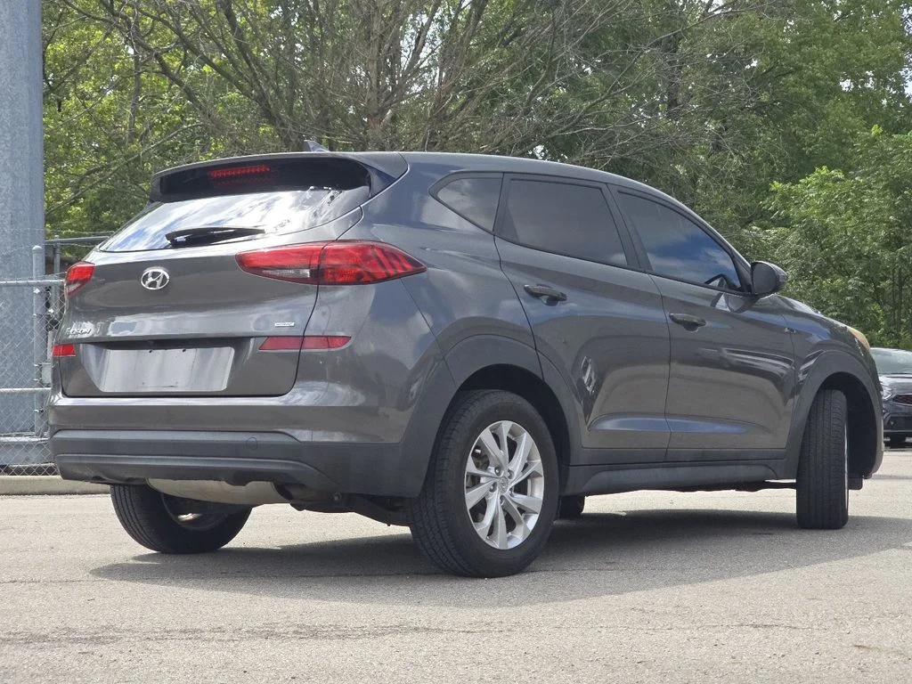 Used 2020 Gray Hyundai SE image 13