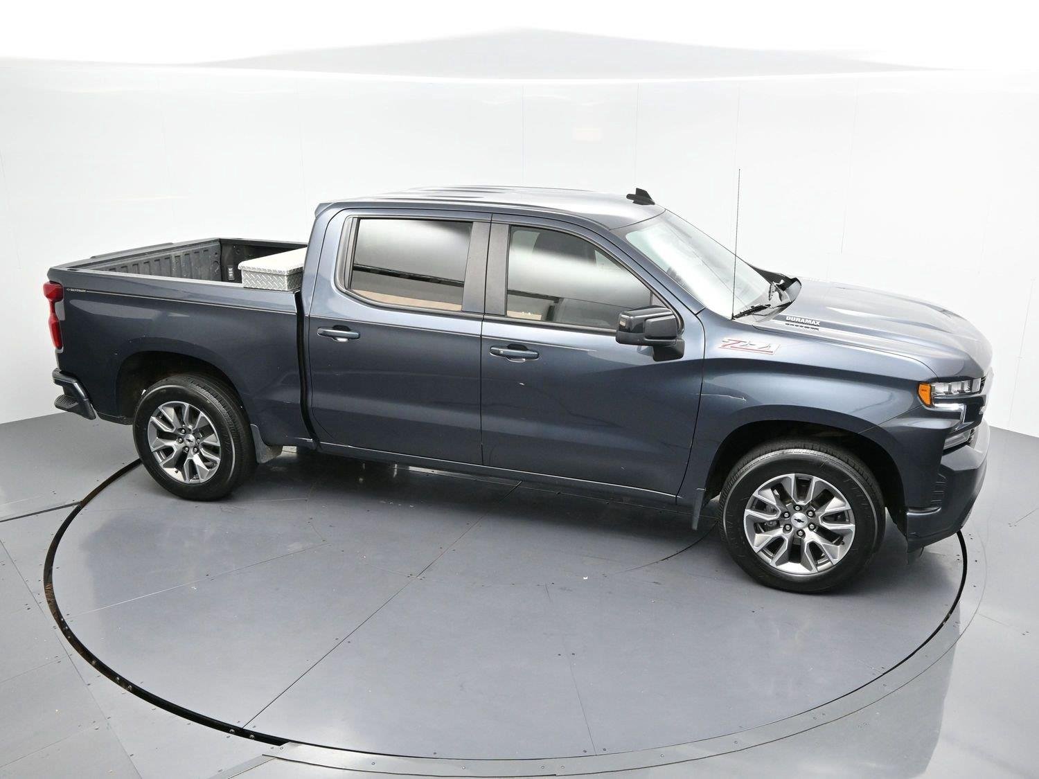 Used 2021 SHADOW GRAY METALLIC Chevrolet RST image 37