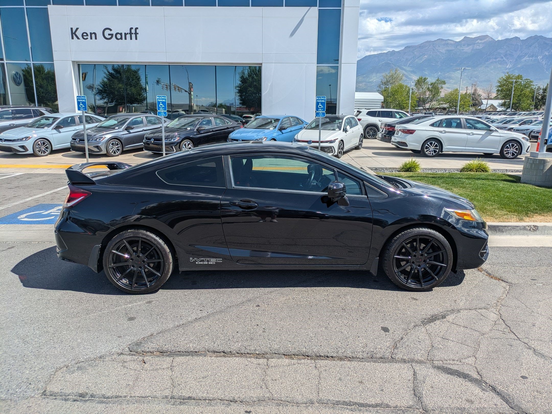 Used 2015 Crystal Black Pearl Honda Si image 2