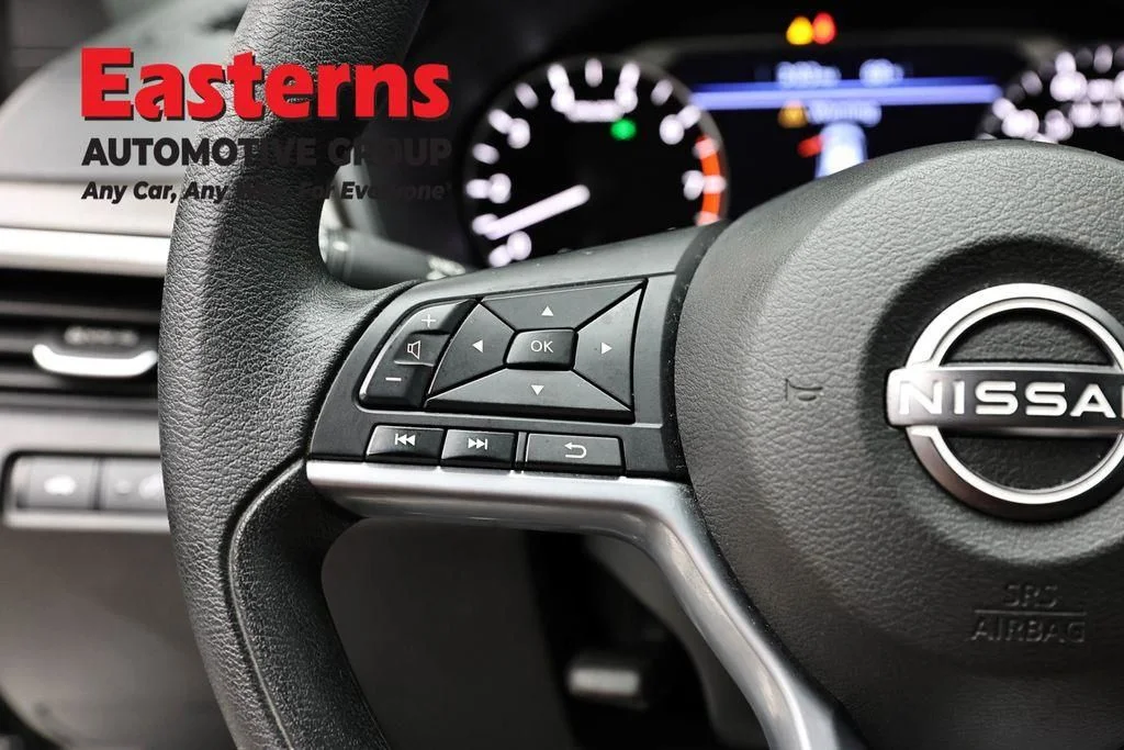 Used 2025 Gray Nissan 2.5 SV image 17