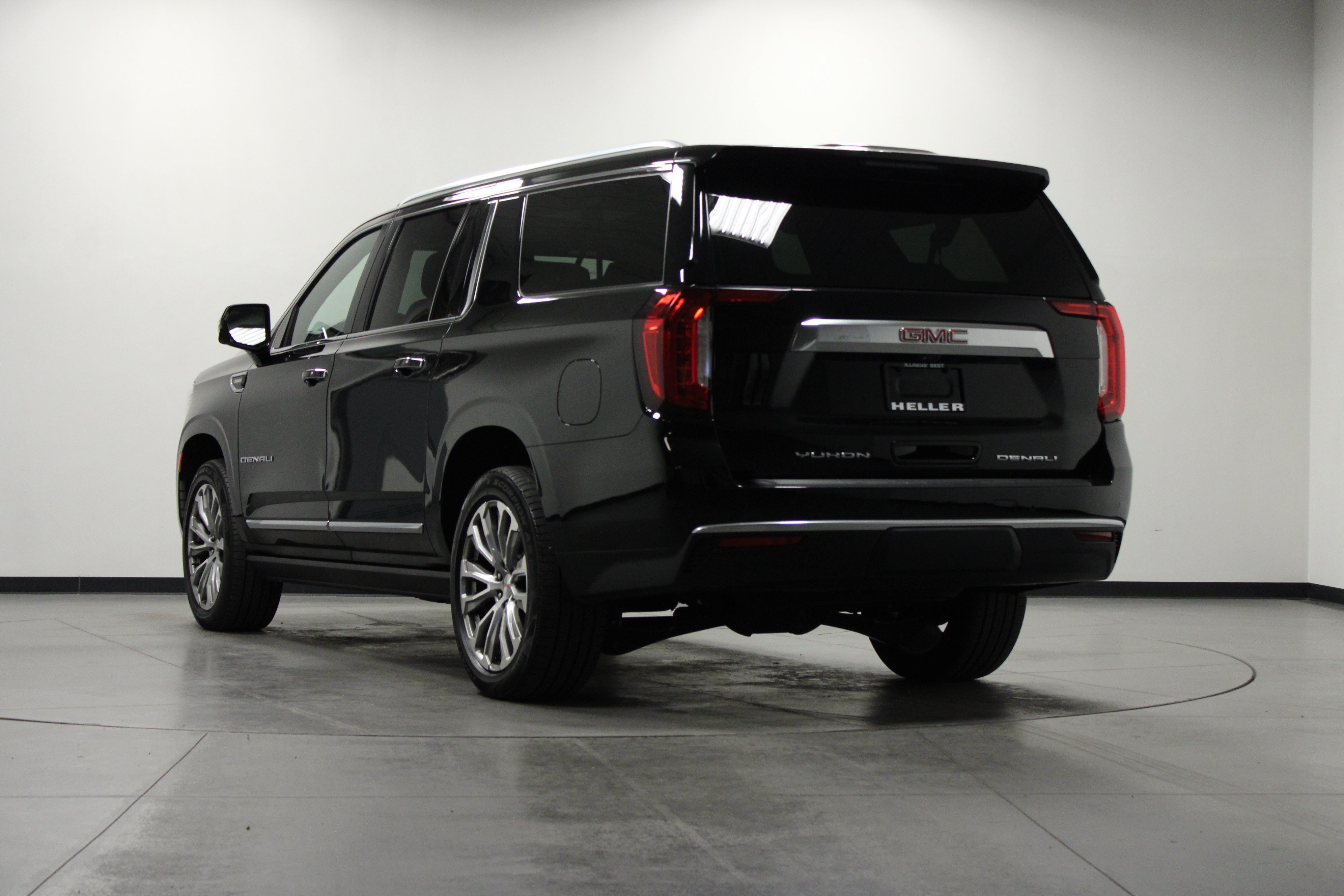 Used 2022 Onyx Black GMC Denali image 6