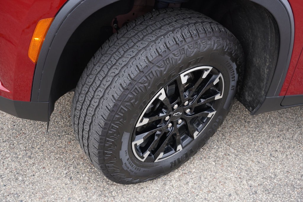 Used 2024 Radiant Red Tintcoat Chevrolet Z71 image 13