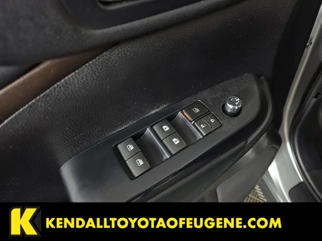 Used 2019 Silver Toyota XLE image 23