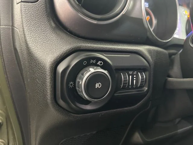 Used 2021 Green Jeep Unlimited Sport image 19