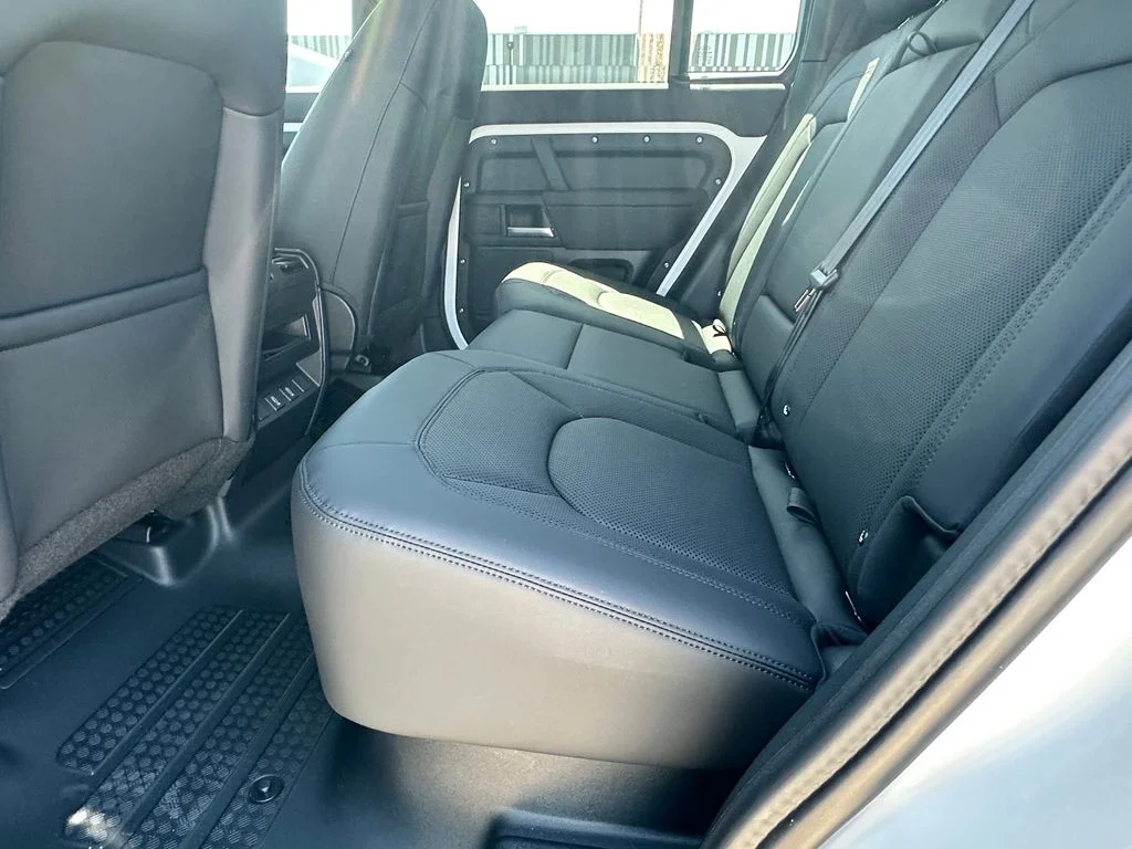 Certified Used 2026 Fuji White Land Rover S image 33