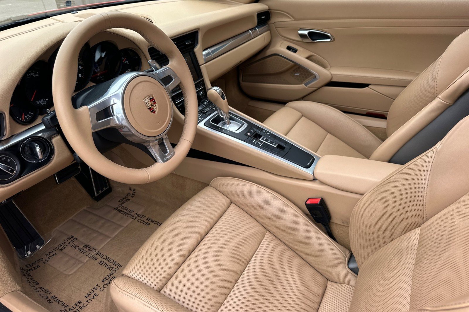 Used 2014 Guards Red Porsche Carrera image 4
