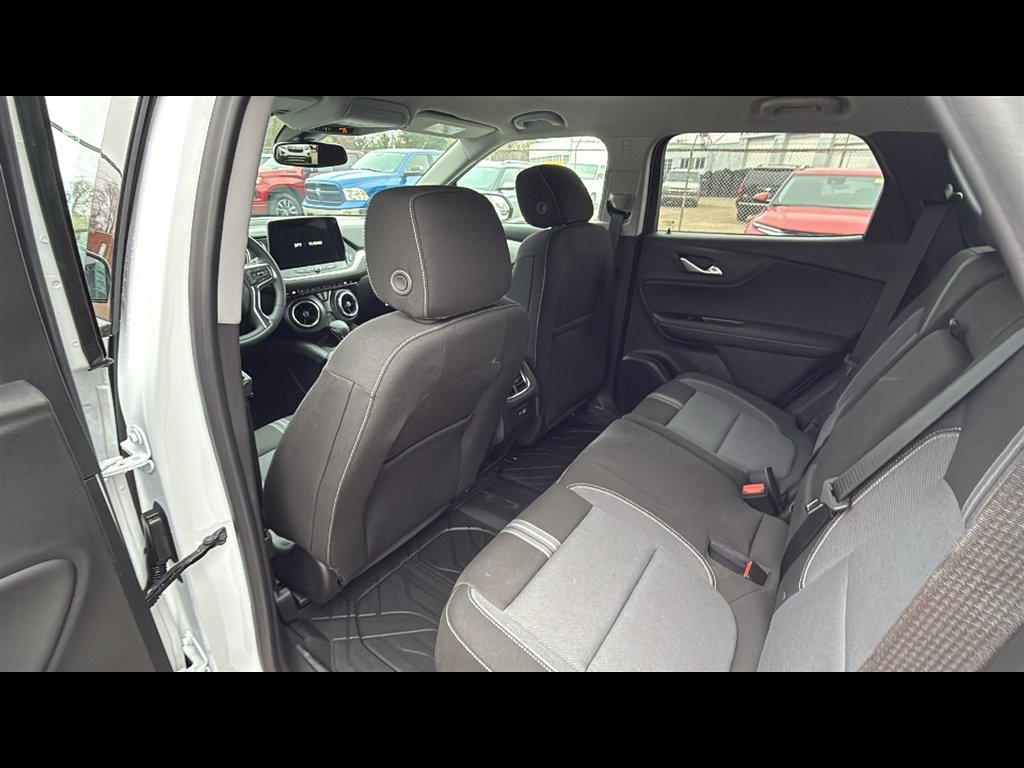New 2026 Summit White Chevrolet 2LT image 25