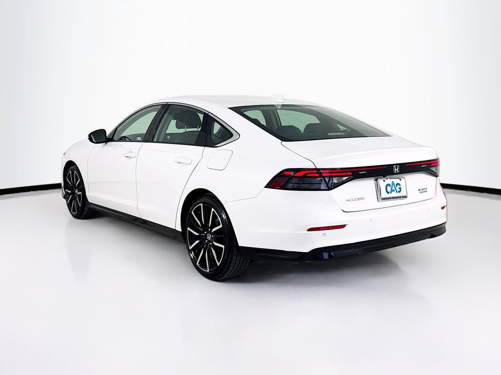 Certified Used 2025 Platinum Honda Touring image 5