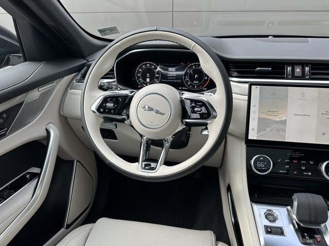 2026 Jaguar F-Pace R-Dynamic S - Photo 18