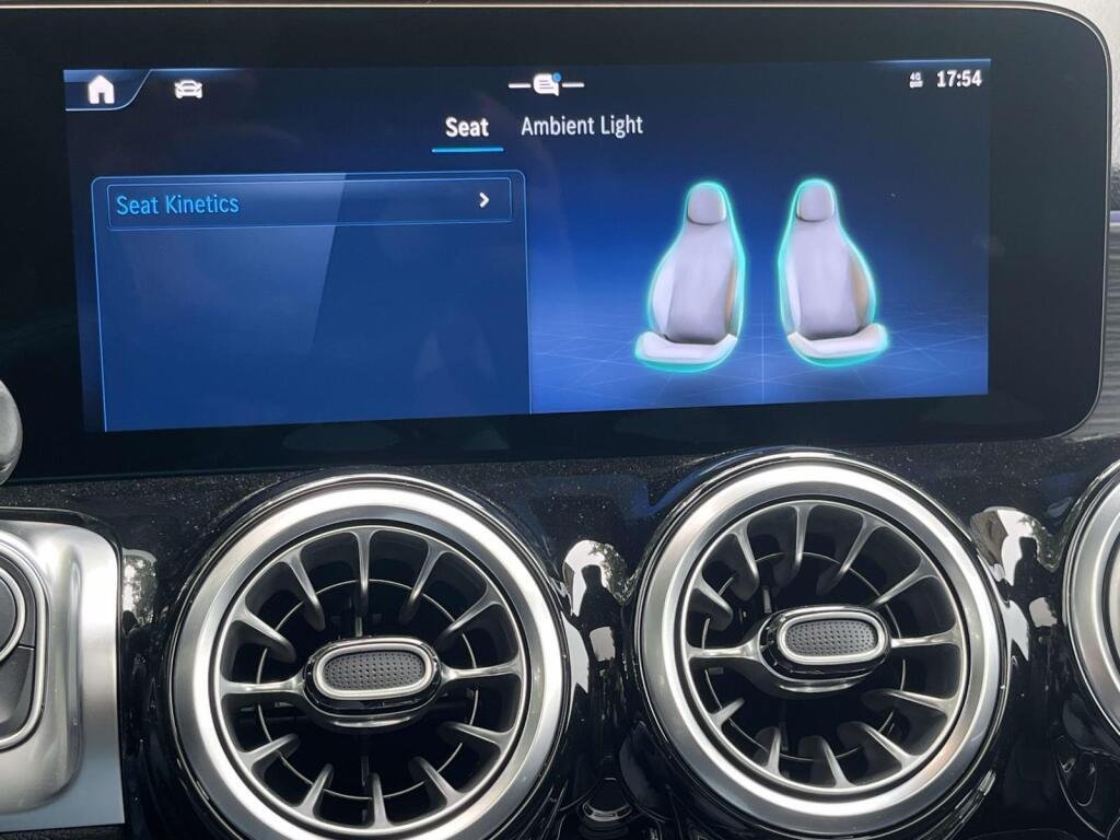 New 2026 Mountain Grey Metallic Mercedes-Benz GLB 250 image 24