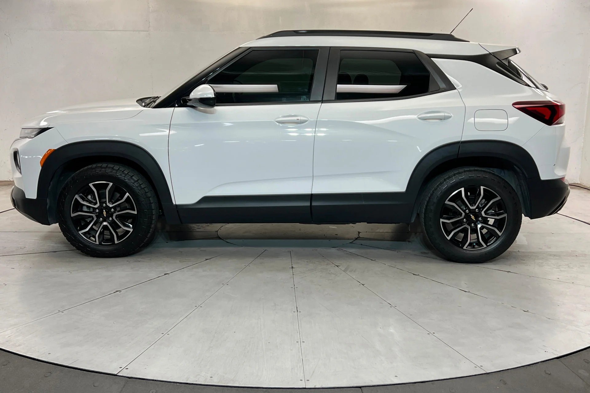 Used 2023 Summit White Chevrolet ACTIV image 2