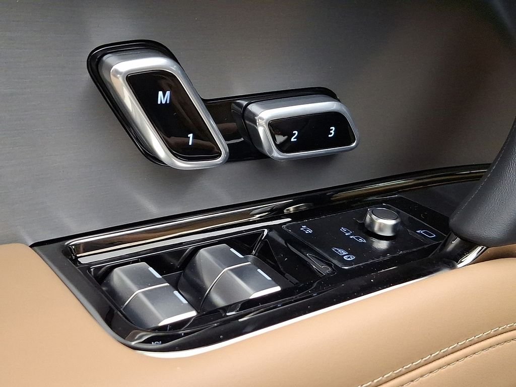 New 2026 Varesine Blue Land Rover SE image 20