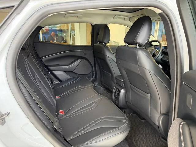 Used 2023 White Metallic Ford Premium image 39