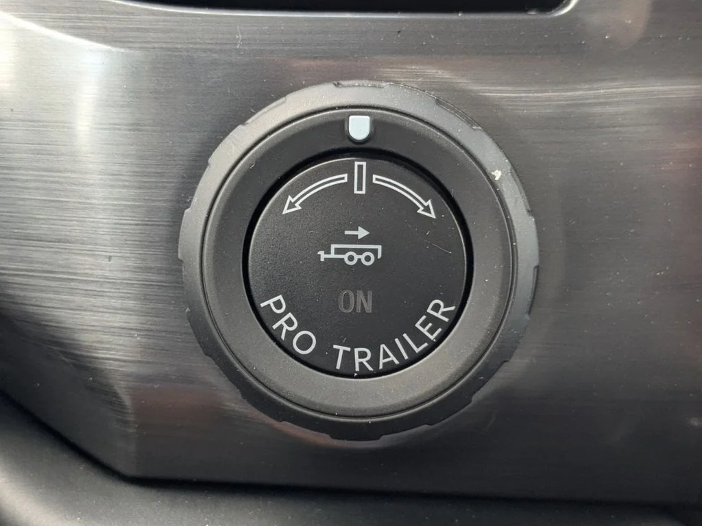 2025 Ford F-150 Lightning Platinum - Photo 27