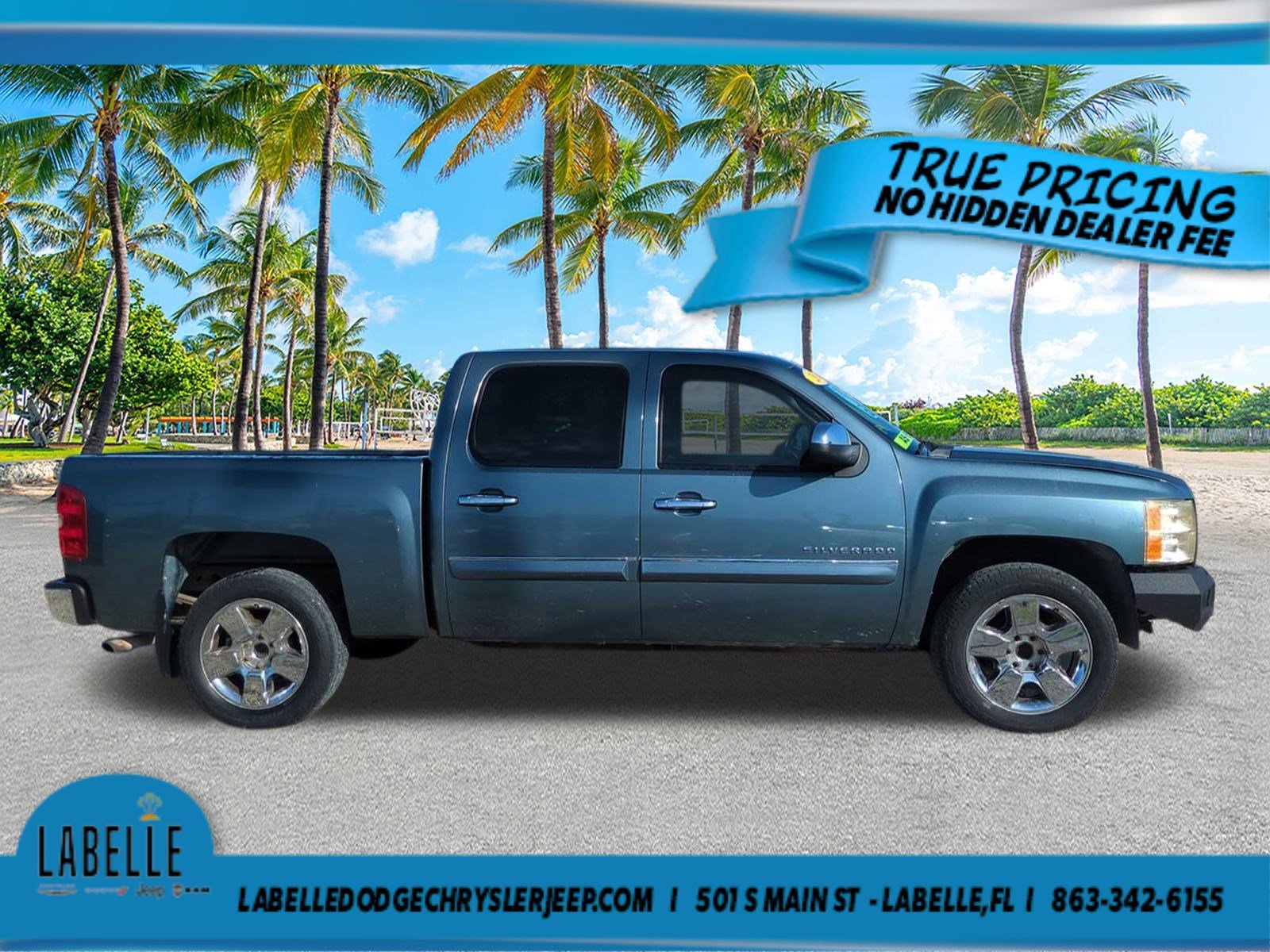 Used 2011 Blue Granite Metallic Chevrolet LT image 3