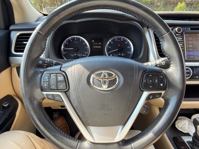 Used 2017 Red Toyota LE Plus image 9