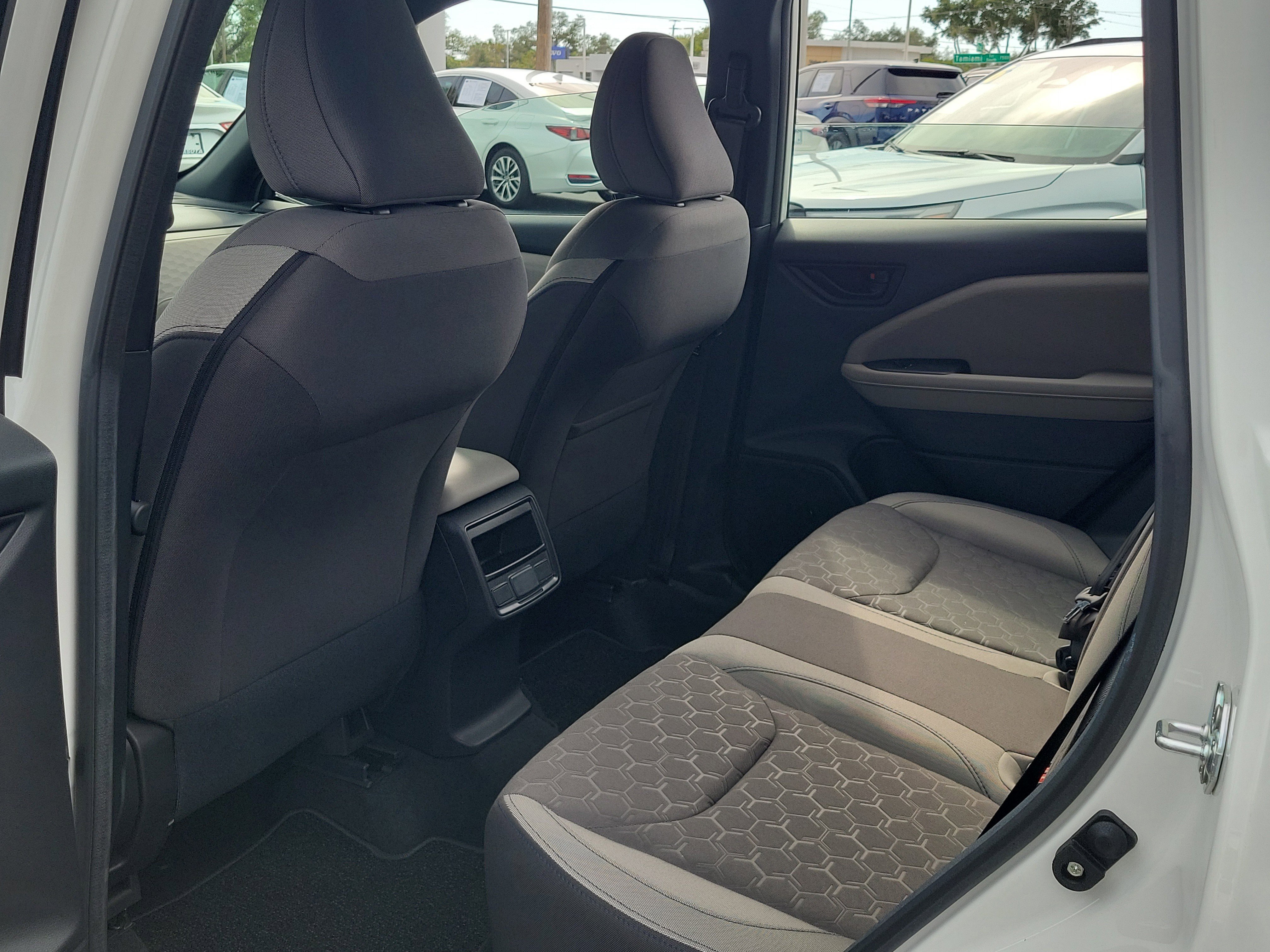 Used 2026 Crystal White Pearl Subaru Sport Utility image 14