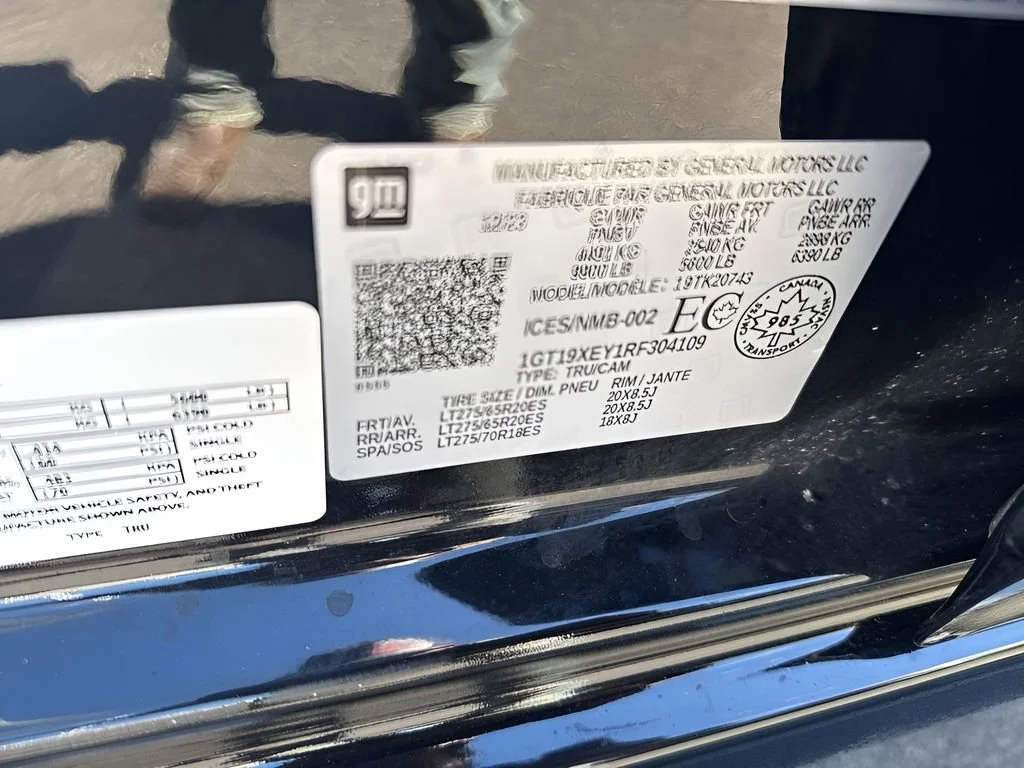 Used 2024 Onyx Black GMC Denali Ultimate image 39