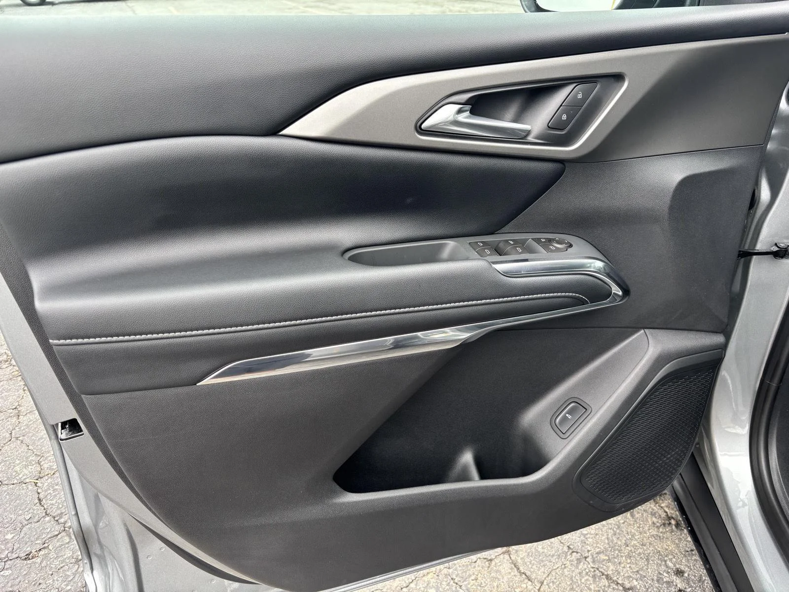 New 2026 Sterling Gray Metallic Chevrolet LT image 39