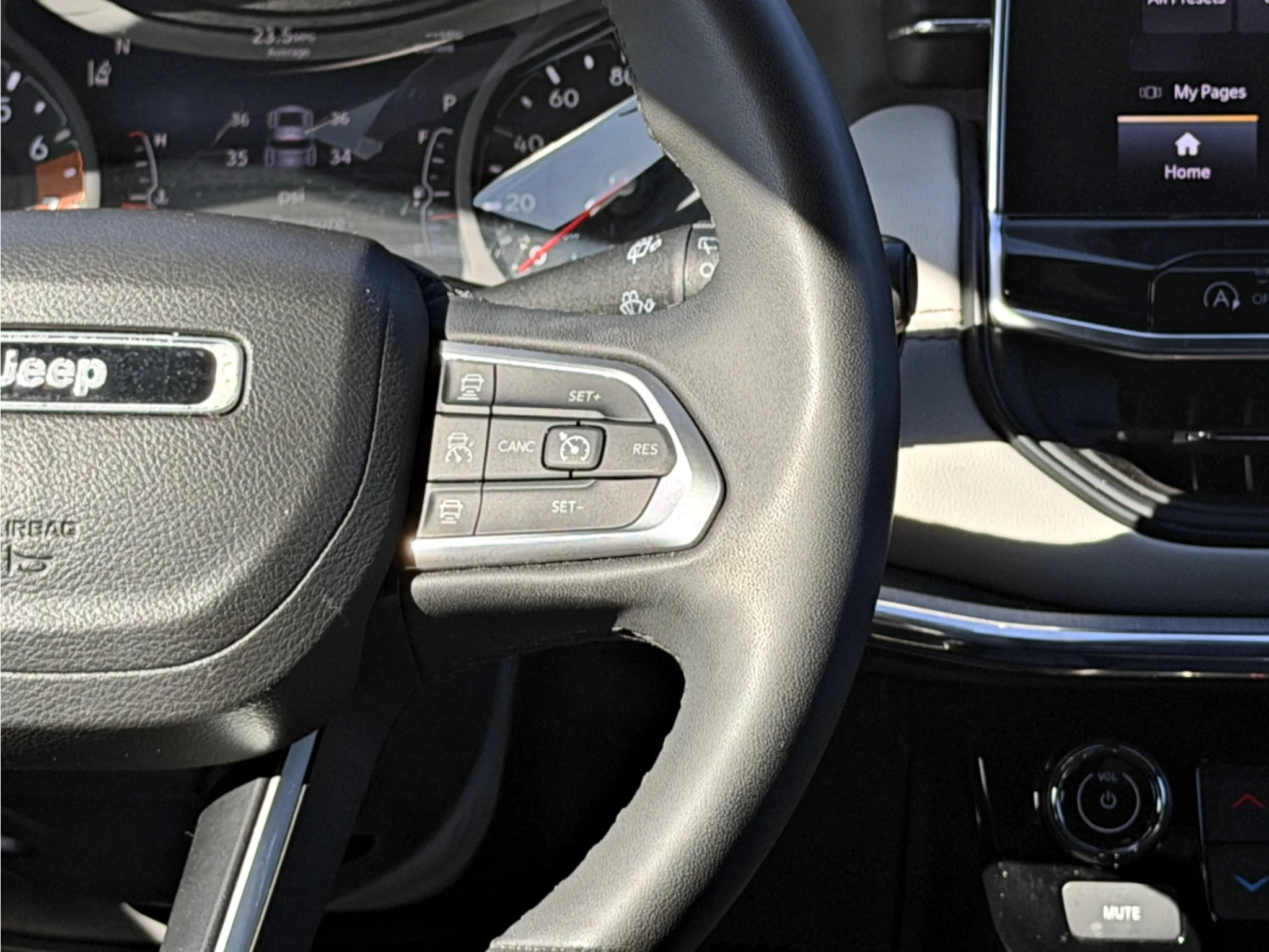 Used 2024 Baltic Gray Metallic Clearcoat Jeep Limited image 13